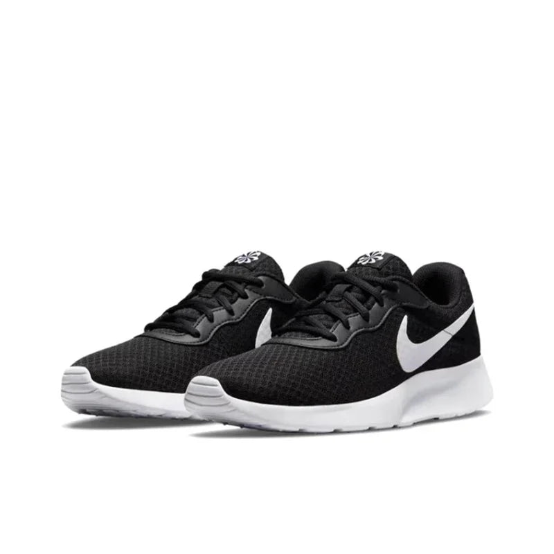 Nike Tanjun FlyEase Masculino Preto Conforto Esportivo Antiderrapante Cano baixo Vida e Lazer Tênis de Corrida - IMPORTADO