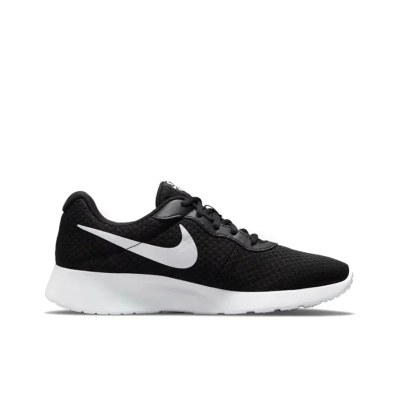 Nike Tanjun FlyEase Masculino Preto Conforto Esportivo Antiderrapante Cano baixo Vida e Lazer Tênis de Corrida - IMPORTADO